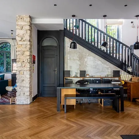 Campestra Avec Piscine, Terrasses Et Jardin *