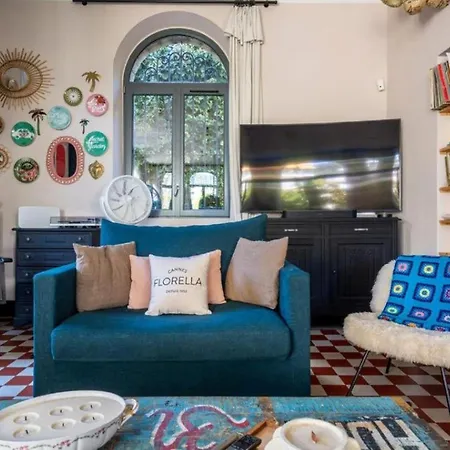 Campestra Avec Piscine, Terrasses Et Jardin Villa *