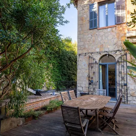 Villa Campestra Avec Piscine, Terrasses Et Jardin
