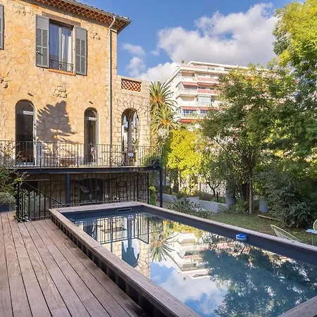 Campestra Avec Piscine, Terrasses Et Jardin Villa