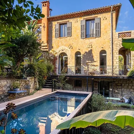Villa Campestra Avec Piscine, Terrasses Et Jardin