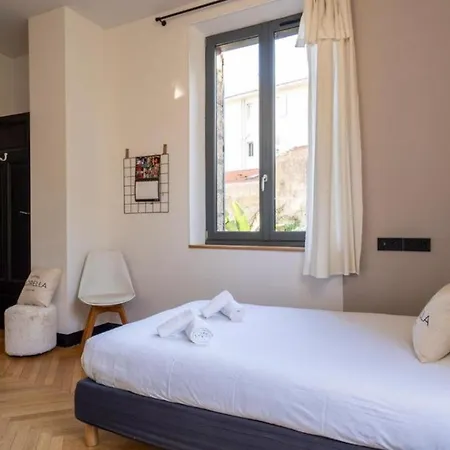 Campestra Avec Piscine, Terrasses Et Jardin