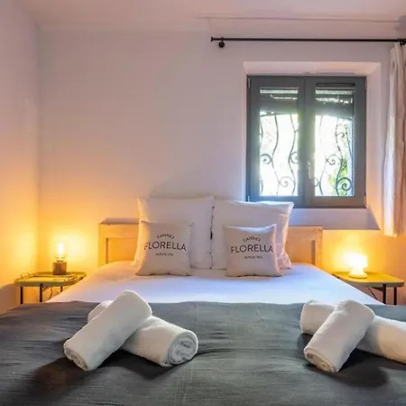 Campestra Avec Piscine, Terrasses Et Jardin