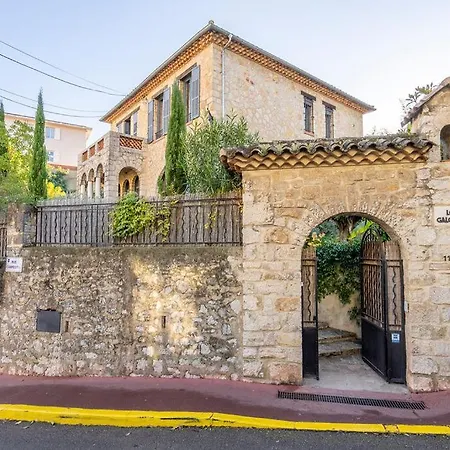 Campestra Avec Piscine, Terrasses Et Jardin Villa