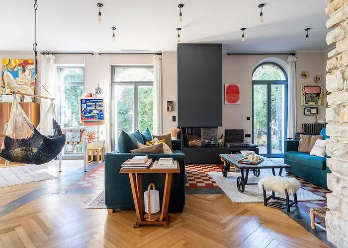 Villa Campestra Avec Piscine, Terrasses Et Jardin