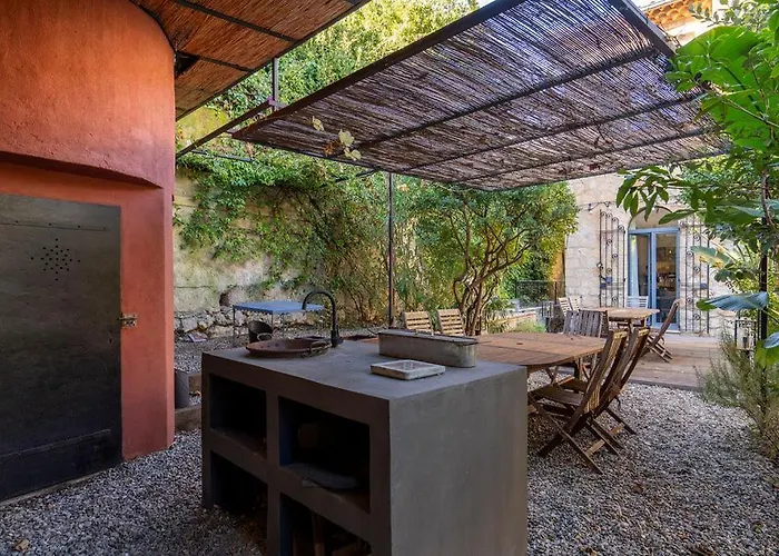 Campestra Avec Piscine, Terrasses Et Jardin * Cannes