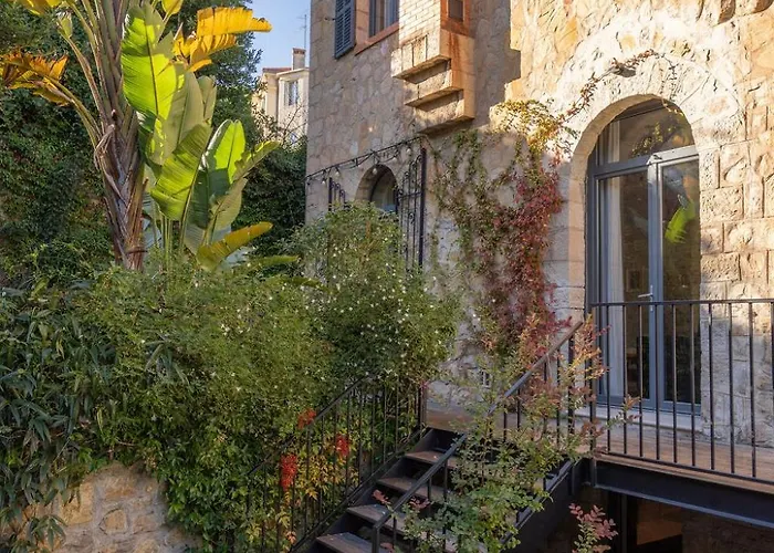 Campestra Avec Piscine, Terrasses Et Jardin Villa *