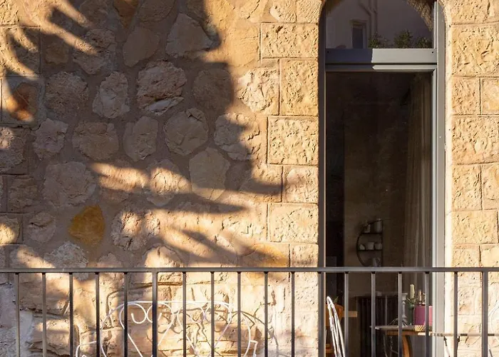 Villa Campestra Avec Piscine, Terrasses Et Jardin *