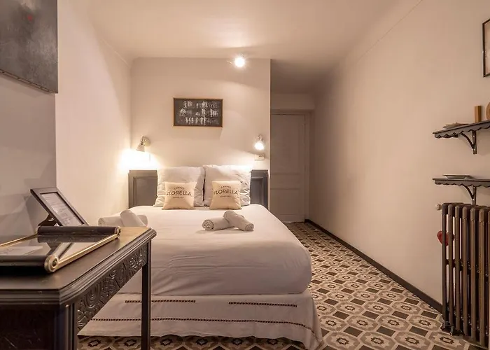 Villa Campestra Avec Piscine, Terrasses Et Jardin *