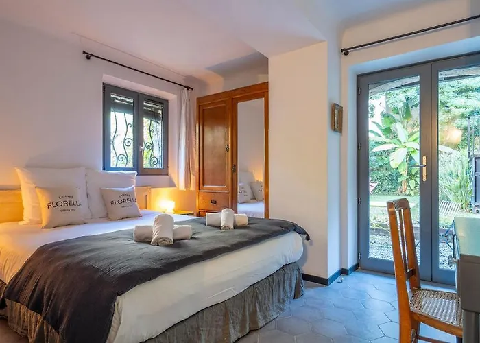 Villa Campestra Avec Piscine, Terrasses Et Jardin *